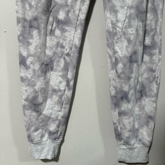 Athleta Balance Gray Printed Joggers Size Medium Tall - Picture 3 of 13